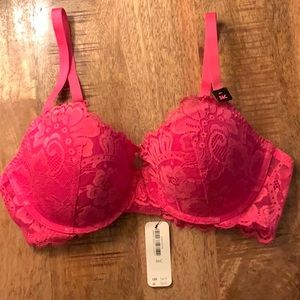 NWT La Senza 36C DIVA Demi Bra - Fuscia.